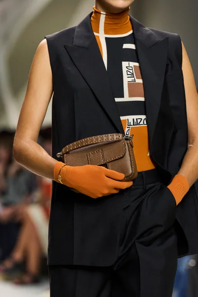 Look 91